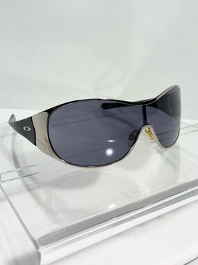 Y2K VTG Oakley Breathless Silver Shield Black Scroll 130 Sunglasses